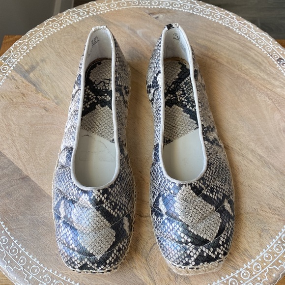 Franco Sarto Snake Pattern Espadrilles Size 7.5
Kiya - Picture 4 of 10